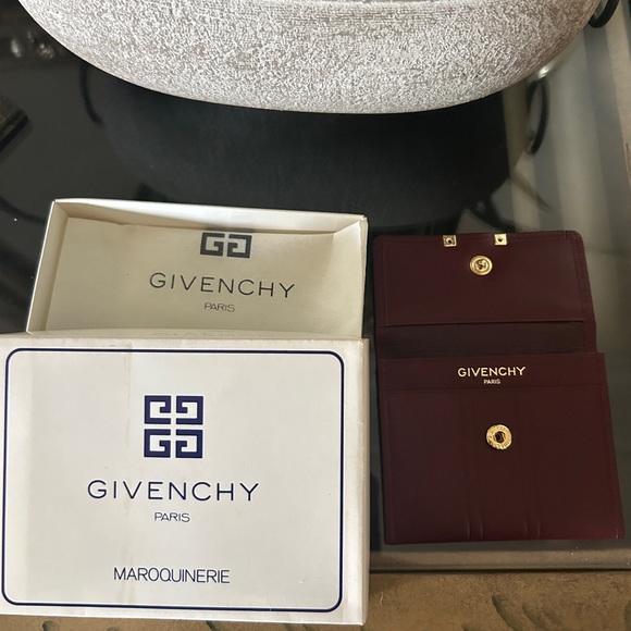 Givenchy  small pouch - Picture 6 of 6